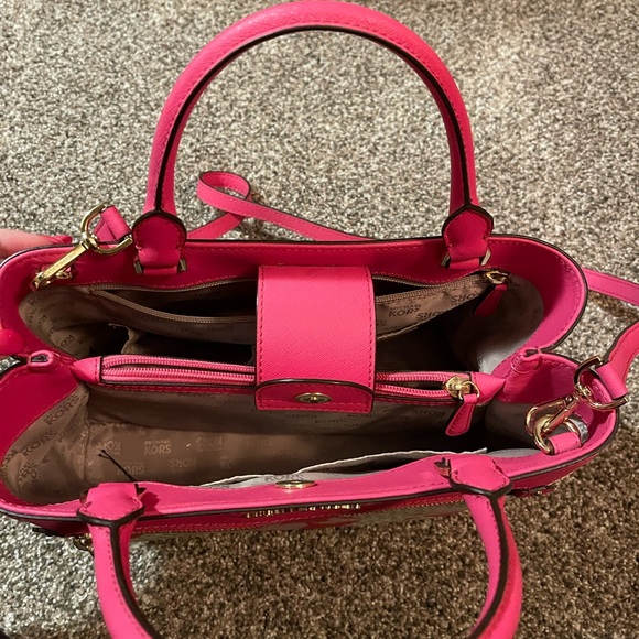 Michael Kors Purse - Picture 5 of 8